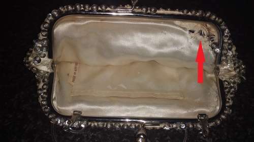 Vintage-Collectable-Handbag-Made in Hong Kong Some crystals / Glass /beads missing. Lining damage