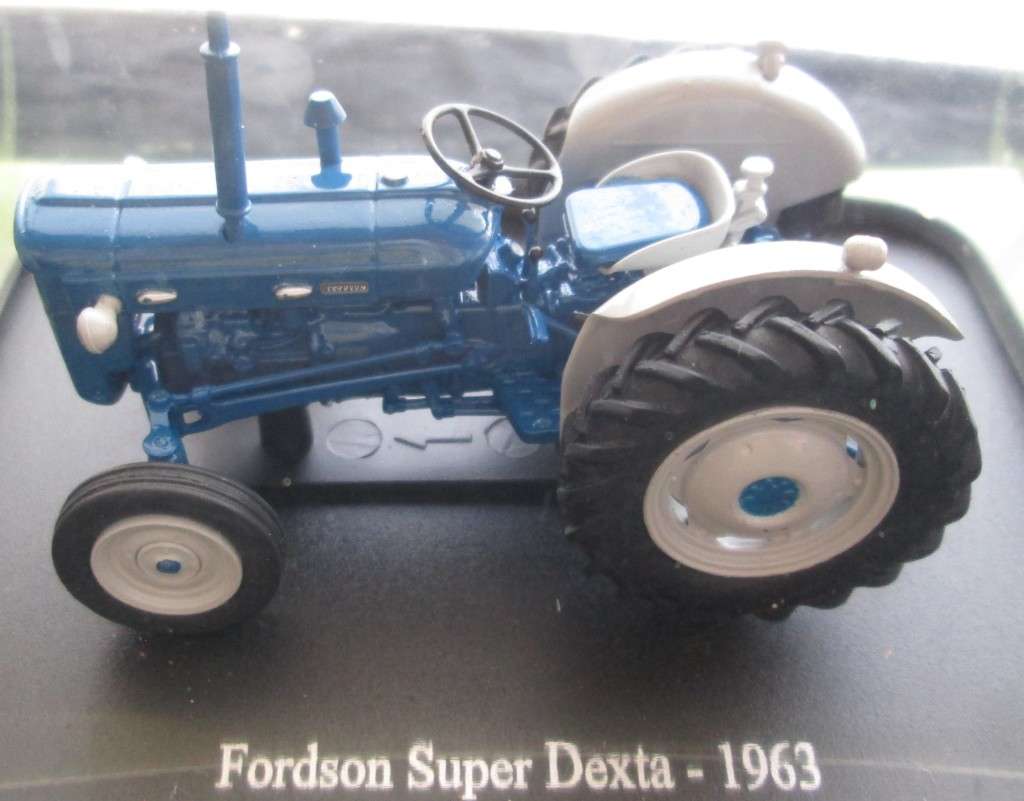 Hachette Partworks-Scale Model-Tractor-Fordson Super Dexta-1963-Blue