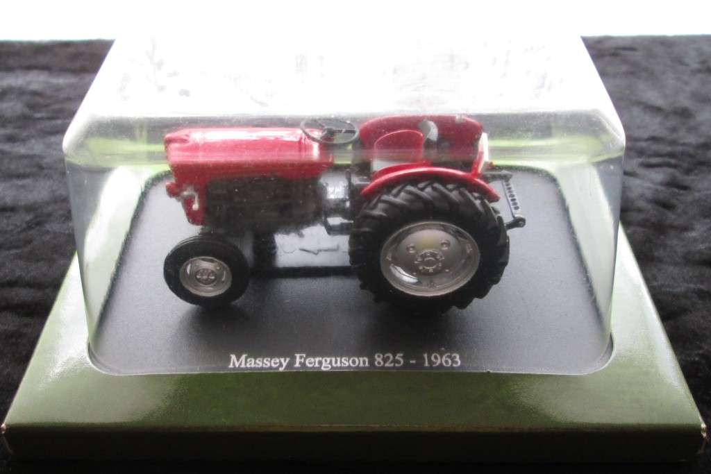 Hachette Partworks-Scale Model-Tractor-Massey Ferguson 825-1963