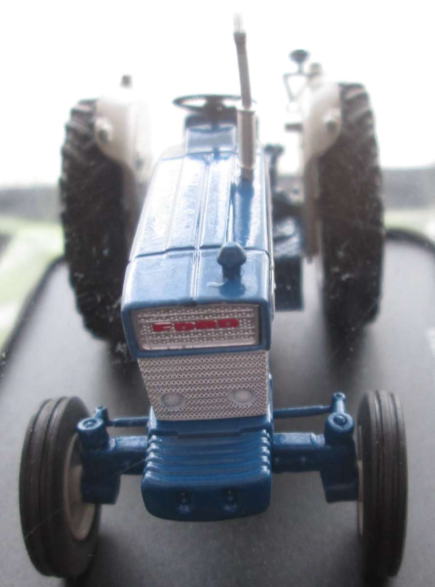 Hachette Partworks-Scale Model-Tractor-Ford 5000-1964