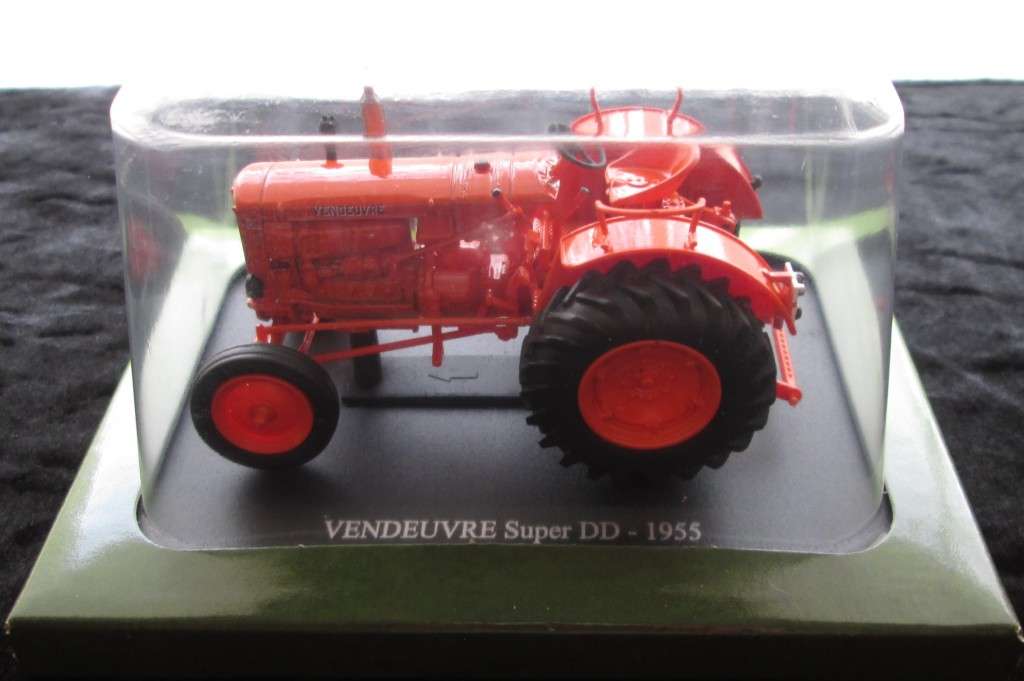 Hachette Partworks-Scale Model-Tractor-Vendeuvre Super DD-1955
