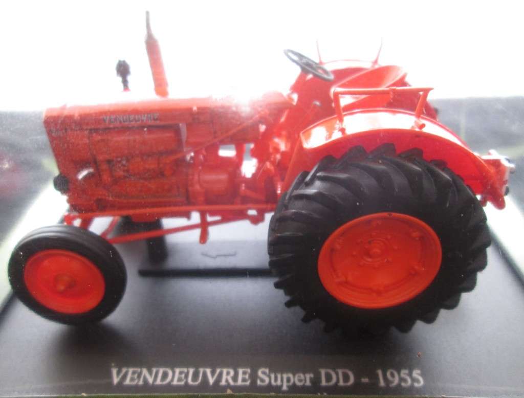 Hachette Partworks-Scale Model-Tractor-Vendeuvre Super DD-1955