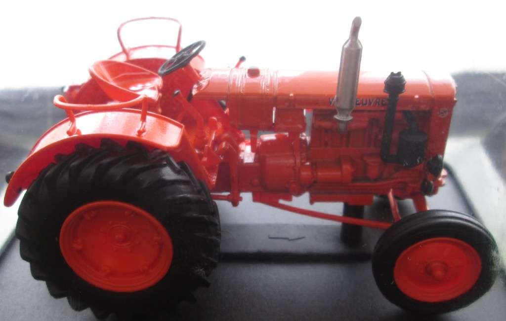 Hachette Partworks-Scale Model-Tractor-Vendeuvre Super DD-1955