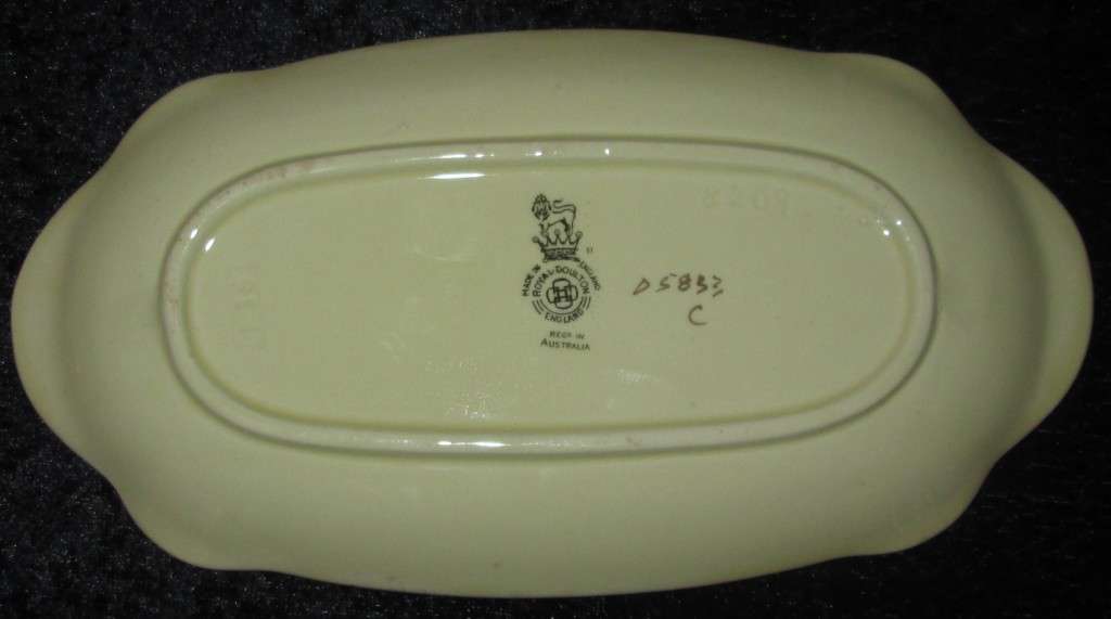 Home Decor-Kitchen Ware-Royal Doulton Dish D5833 David Copperfield and HIs Aunt