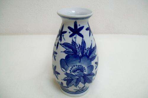 Delft like Vase / Blue and White
