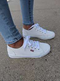 100% Original- Levi's Unisex Malibu Beach S Regular White Sneakers