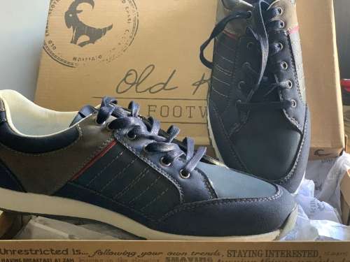 OLD KHAKI BRAYDON SNEAKERS - SIZE 9