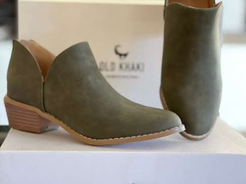 OLD KHAKI Women Ash Boots Size SA 3 bobshop .za