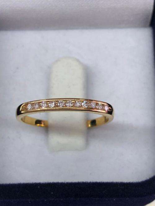 10 Sparkling Natural Diamonds (bid per stone/take 10)