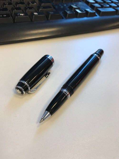 Famous Brand - Black Short Wrist With Diamond Clip Metal RollerBall Pen