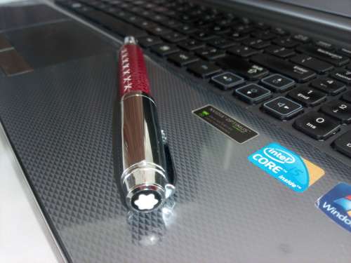 Famous Brand - Black Short Wrist With Diamond Clip Metal RollerBall Pen