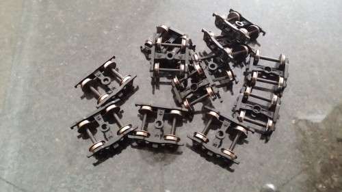 6 pairs of Ho scale bogies