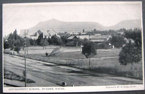 NATAL - DUNDEE - TOWN CENTRE , CHURCH & GOVERNMENT SCHOOL -  3 VINTAGE POSTCARDS