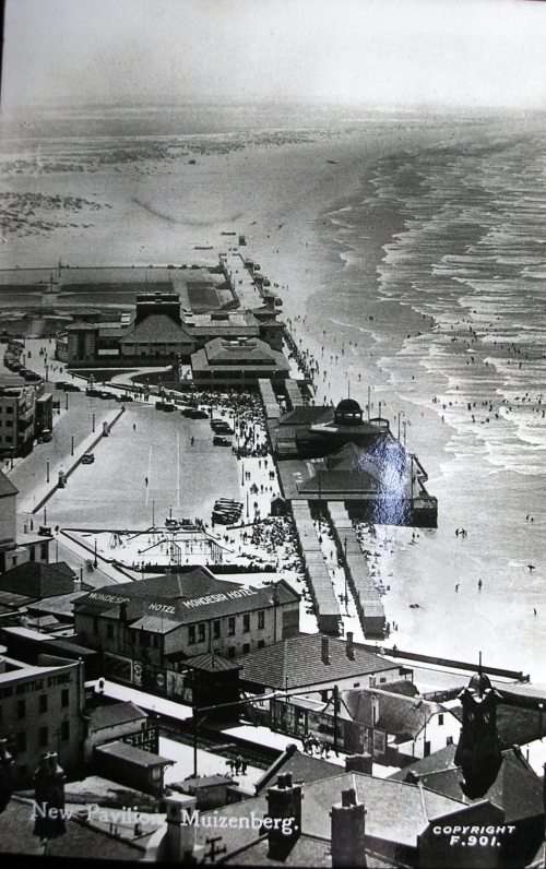 CAPE TOWN - MUIZENBERG NEW PAVILLION - VINTAGE REAL PHOTO CARD - VERY GOOD CONDITION.