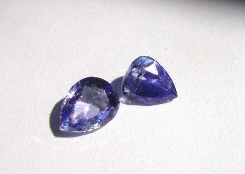 A BEAUTIFUL UNMATCHED PAIR OF TANZANITES 1.87 ct - STARTING @ R1 !!!