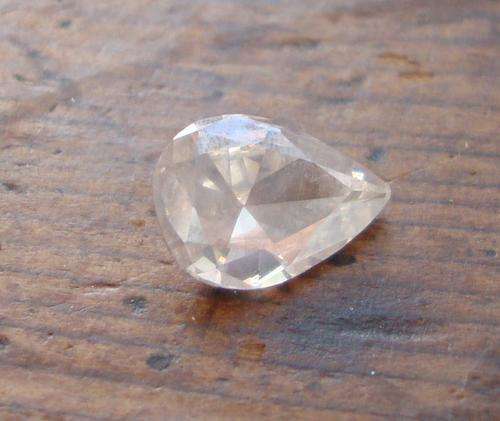 A GORGEOUS ICE WHITE 0.60 ct EYECLEAN PEAR SHAPE DIAMOND STARTING @ R1 !!!