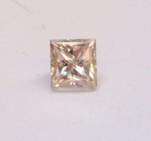 SUPER LUSTROUS 0.37 ct { VS/1 } LIGHT CHAMPAGNE PRINCESS DIAMOND STARTING AT R1 !!!