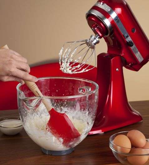 *Cake Decorating* Le Creuset Venus Large Spatula - QUALITY PRODUCT