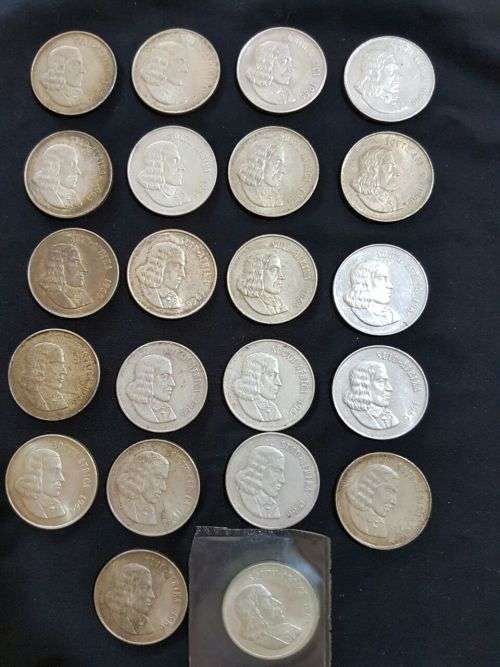 22 x Silver 1967 and 1968 South Africa R1. Circulated