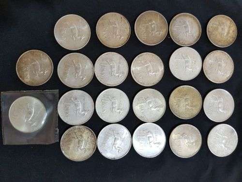 22 x Silver 1967 and 1968 South Africa R1. Circulated