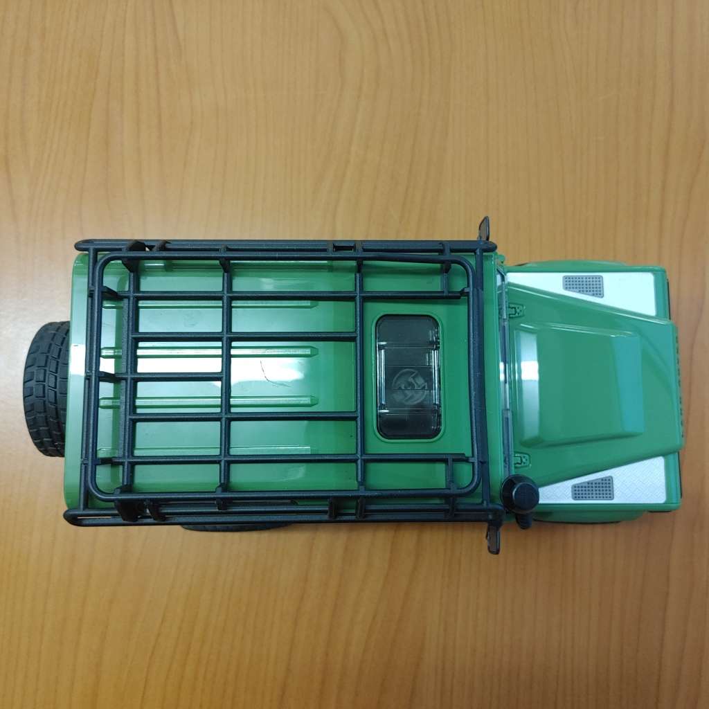 Bruder Land Rover Defender 90 1:16