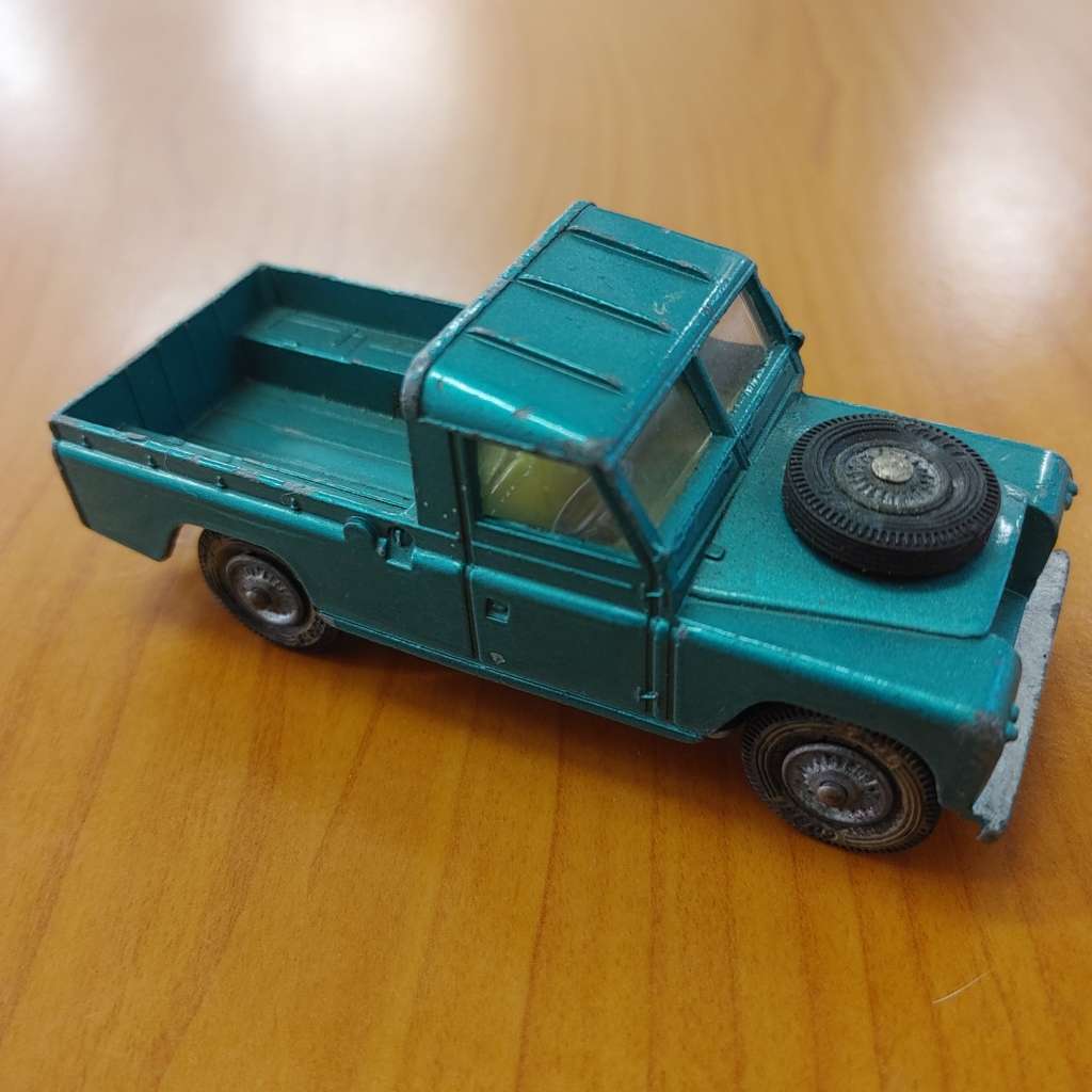 Land Rover 109` W.B Corgi