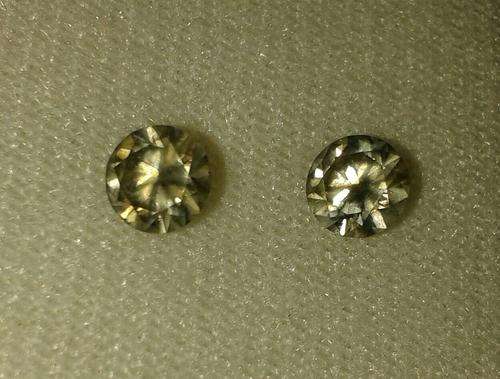 Brill. Round cut Diamond / 0.53 Cts Each / Fancy - VS2 / 2 available!