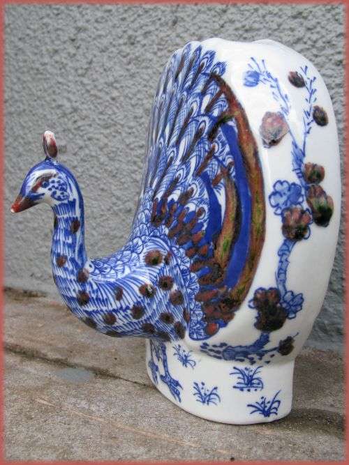 Decorative wall vase for incense or dry flowers. Handpainted - Japan.