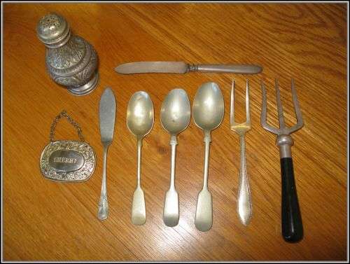 A job lot of 9 cutlery items