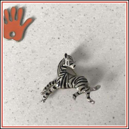Zebra brooch 4cm x 3.5cm
