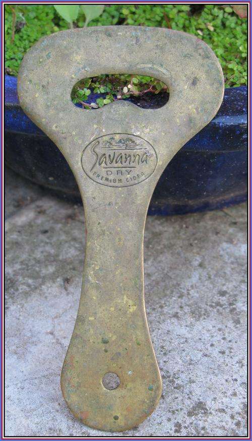 Vintage Savanna Dry Bottle opener. Brass. Length 18cm. Unusually big.