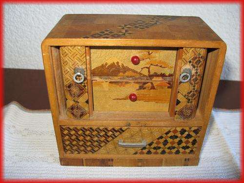 Japanese jewellery box - a rare find!