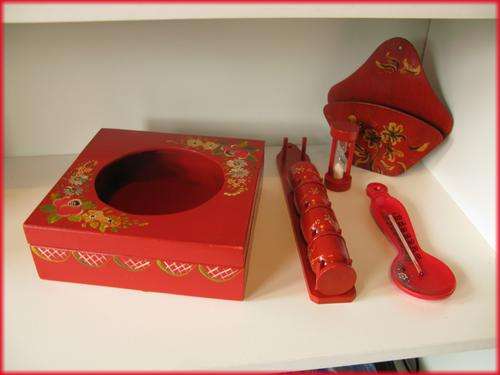 Country cottage style kitchen decor set of 5 items - like new!