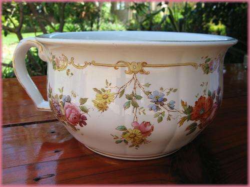 Victorian chamber pot. Mintons dated 1891 - 1912