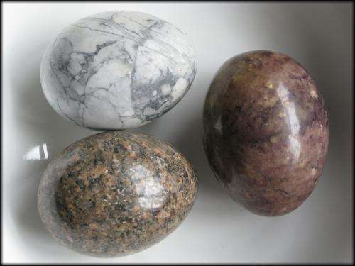 3 decorative alabaster marble eggs from Italy.