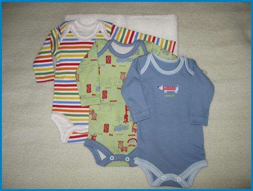 Newborn gift pack. Boy's body vests (3) & towel nappy. TOP QUALITY NEW.