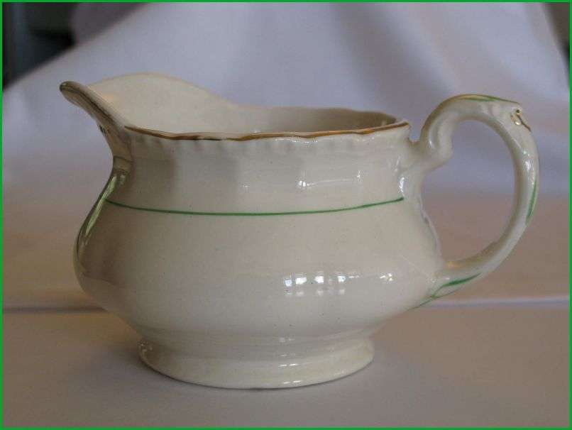 CREAMPETAL Grindley creamer green line & gold edge.