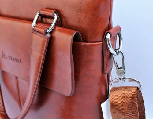 High Quality Large Capacity Messenger Bag in Brown