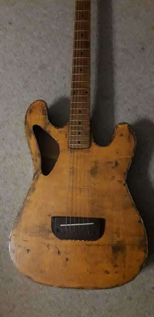 Guitar - Strat-shape semi-acoustic