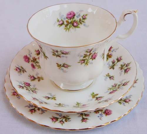 Royal Albert Trio - Winsome