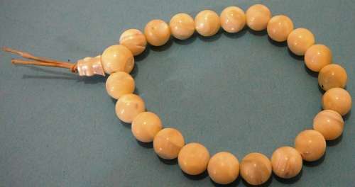 Elasticated White Shell Beaded Bracelet