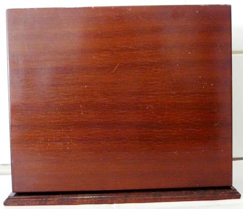 A Lined Wooden Display Box and Four Whisky Glasses