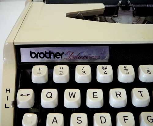 Brother Deluxe 800 Portable Typewriter for Spares