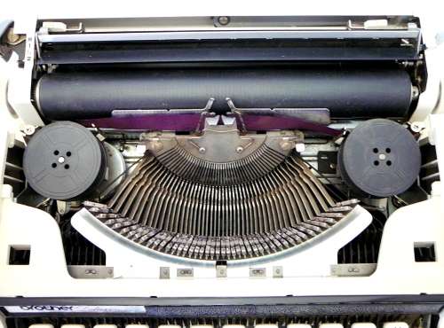 Brother Deluxe 800 Portable Typewriter for Spares