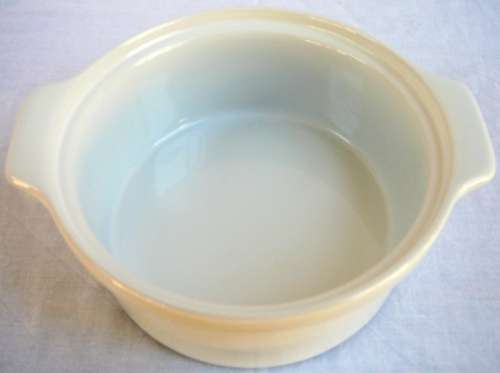 Round White Casserole Dish with Lid
