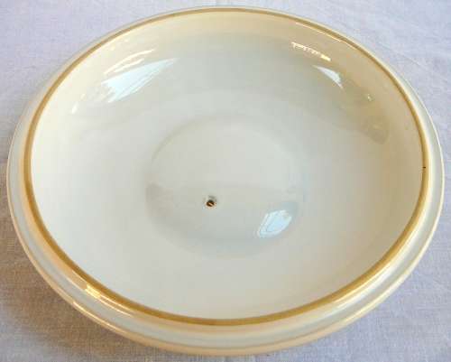 Round White Casserole Dish with Lid