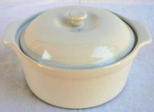 Round White Casserole Dish with Lid