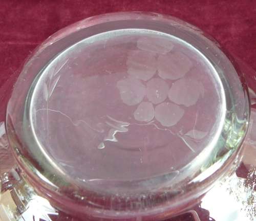 A Grape Pattern Crystal Water Jug