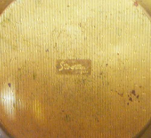 A Vintage Powder Compact by Stratton - Pretty Flowers