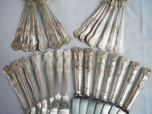 A 4 Piece Place Setting of Kings Pattern EPNS Cutlery